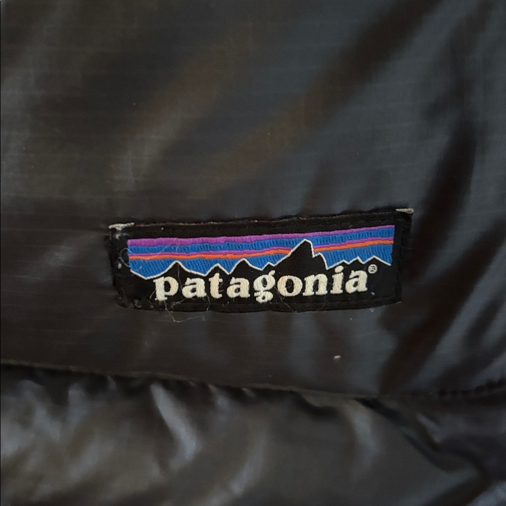 Patagonia Women’s Bivy Hooded Down Vest - Picture 4 of 6